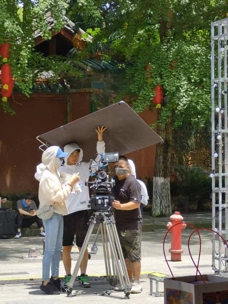 海勃湾区TVC拍摄公司：资深团队坐镇，打造现象级广告作品的幕后推手