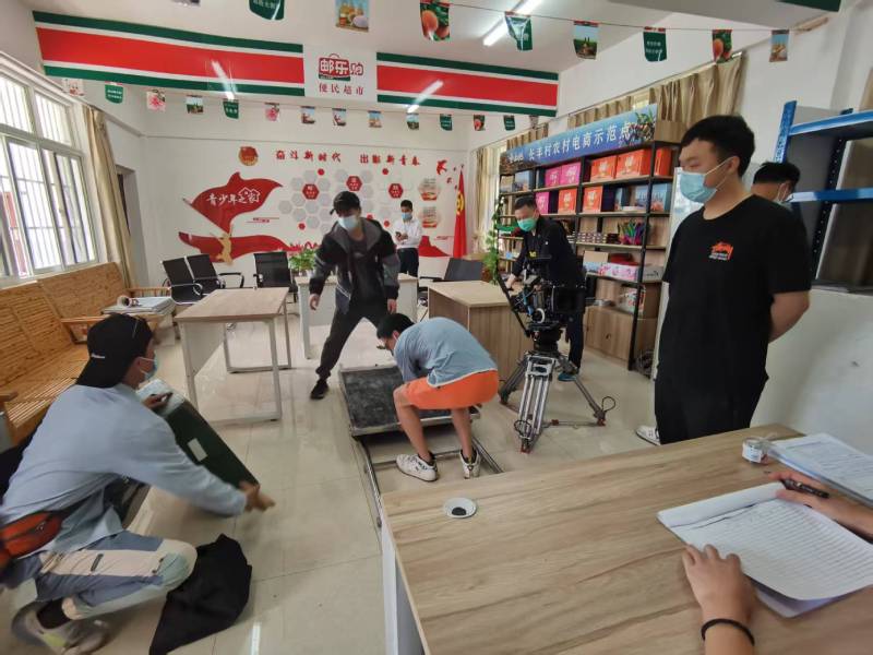海勃湾区广告片拍摄公司：极简主义践行者，少即是多的视觉哲学