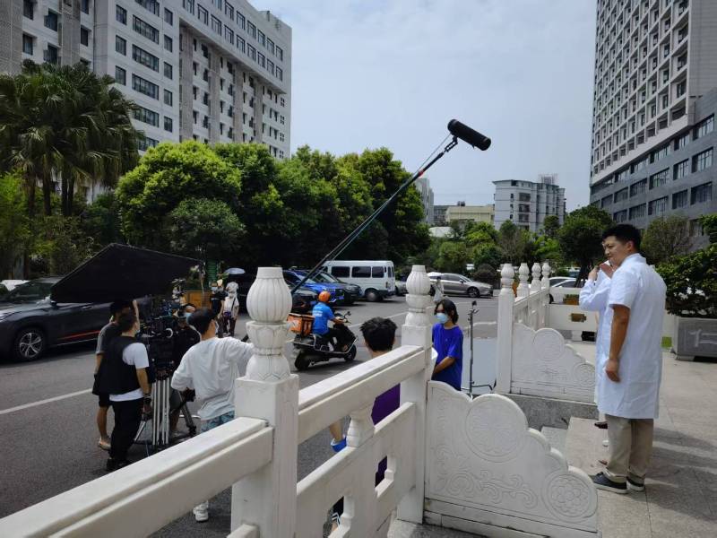 海勃湾区广告片拍摄公司低成本实现高规格制作的诀窍